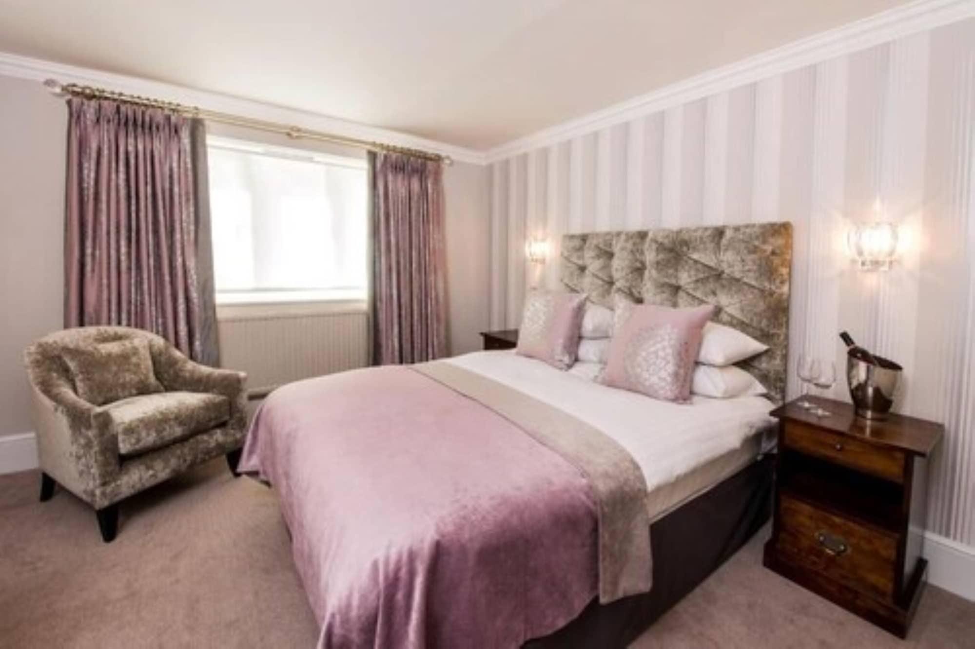 The Manor Elstree Hotel Exterior photo