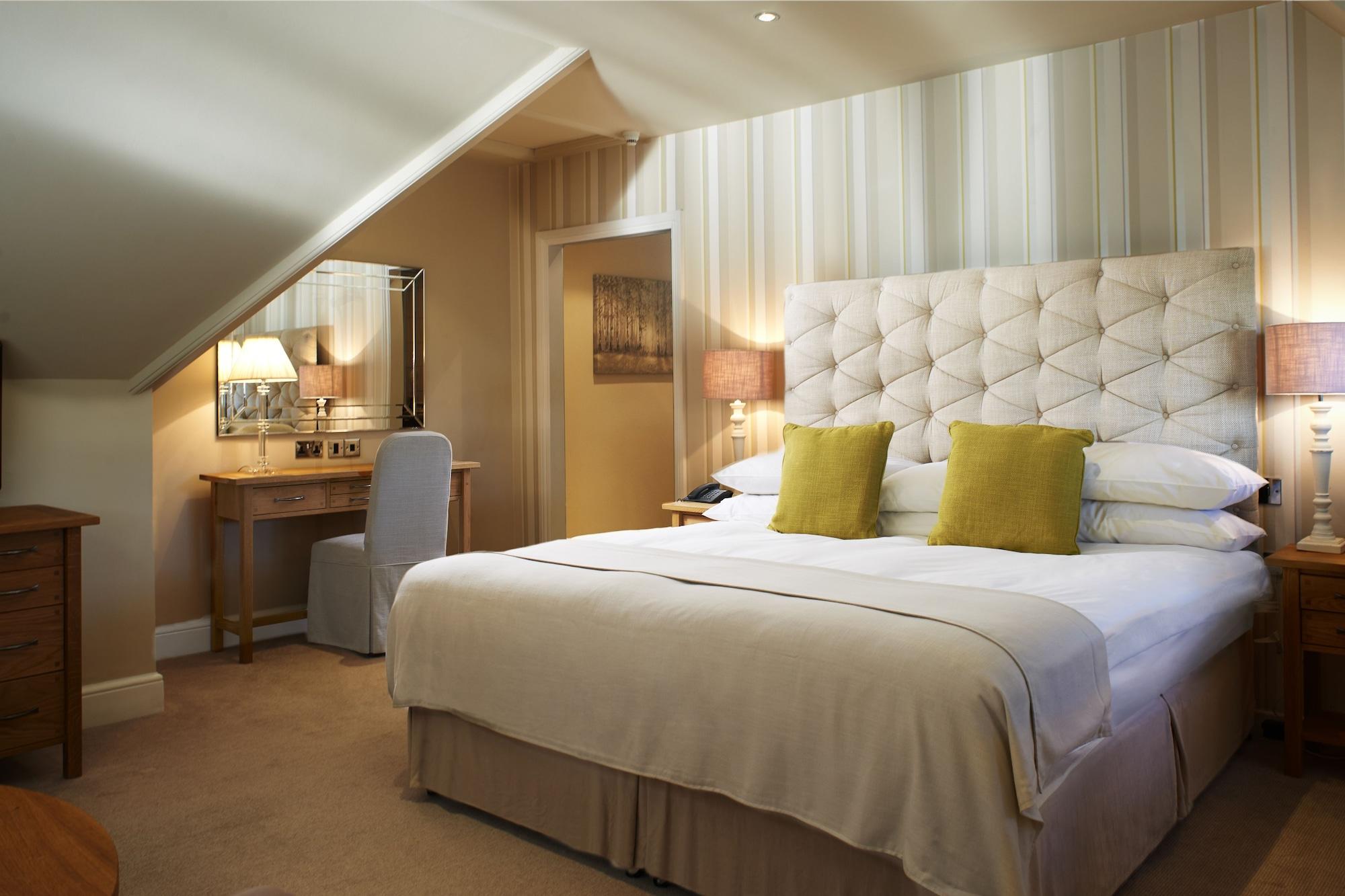 The Manor Elstree Hotel Exterior photo