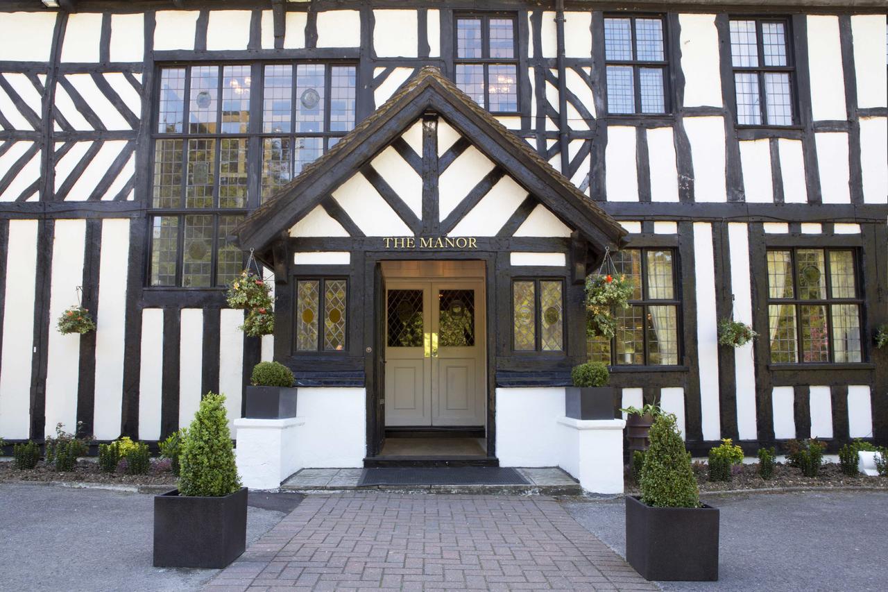 The Manor Elstree Hotel Exterior photo